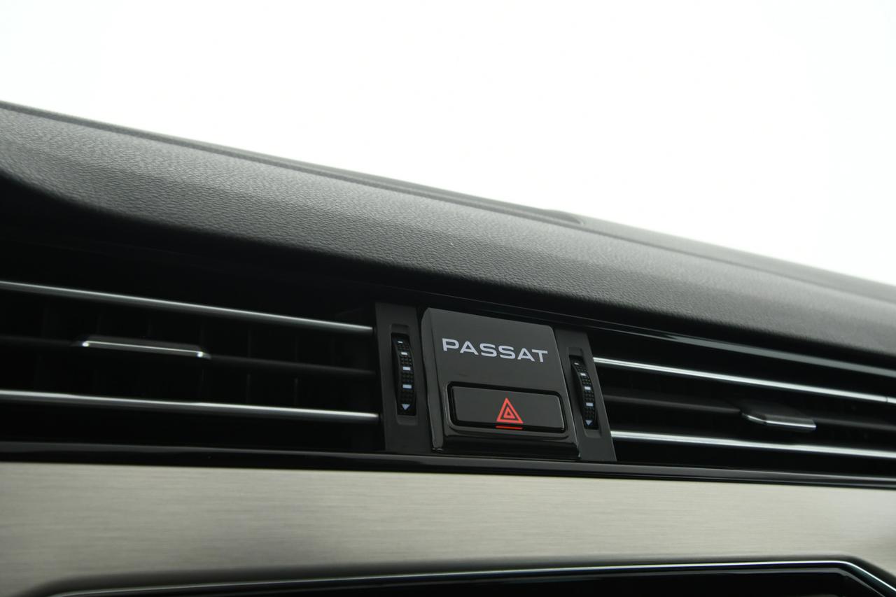 VOLKSWAGEN Passat Variant 2.0 tdi Executive 190cv dsg ACC+APP CONNECT+ALCANTARA