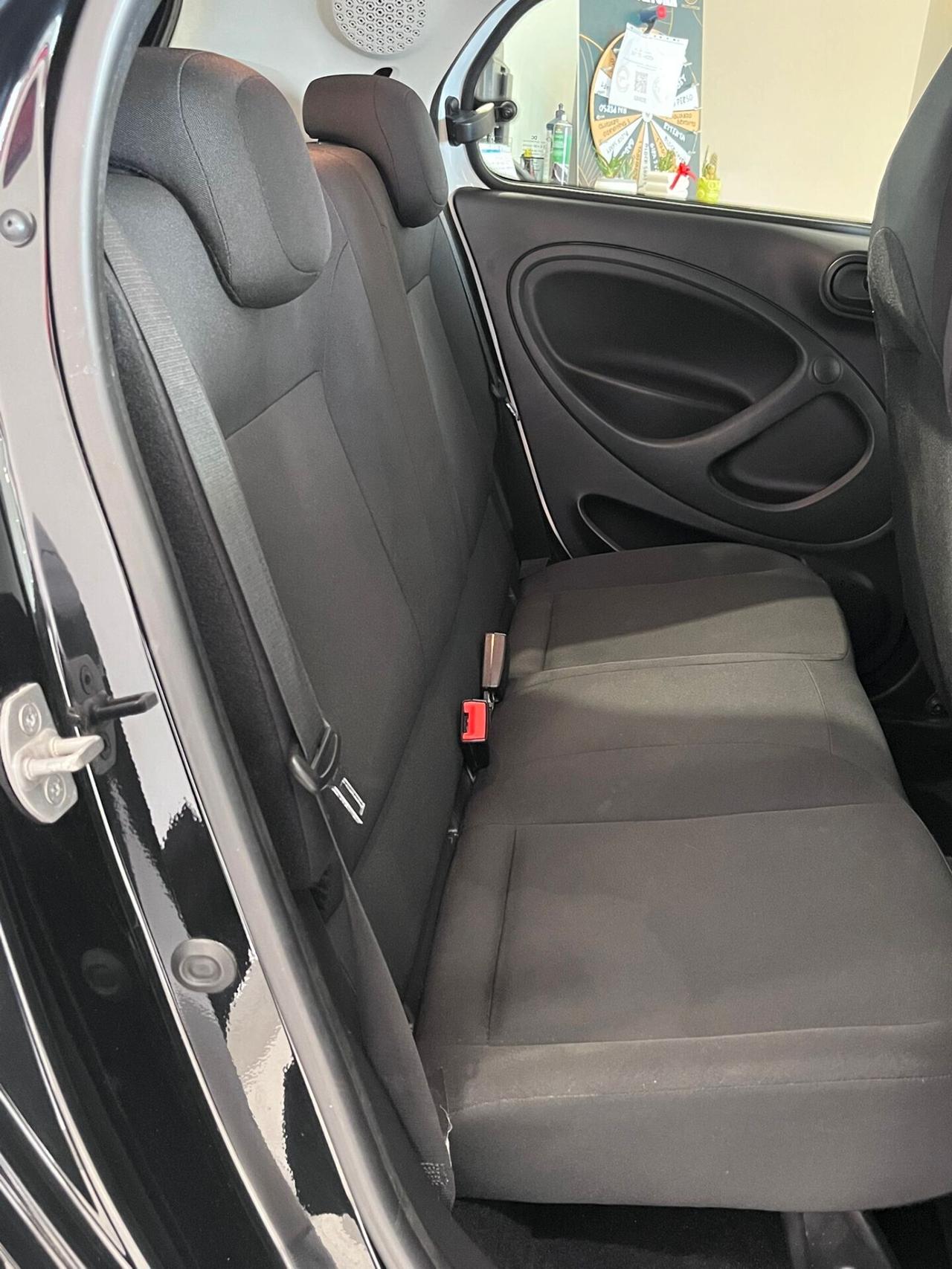 SMART FORFOUR 1.0 BENZINA ANNO 2019 - 84.000 KM ADATTA A NEOPATENTATI