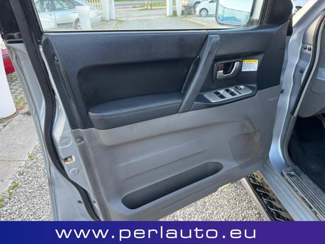 MITSUBISHI Pajero 3.2 DI-D 16V 7posti CAMBIO AUTOMATICO