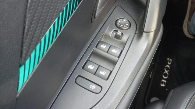 PEUGEOT 2008 *PROMO* PureTech 100 S&S Allure