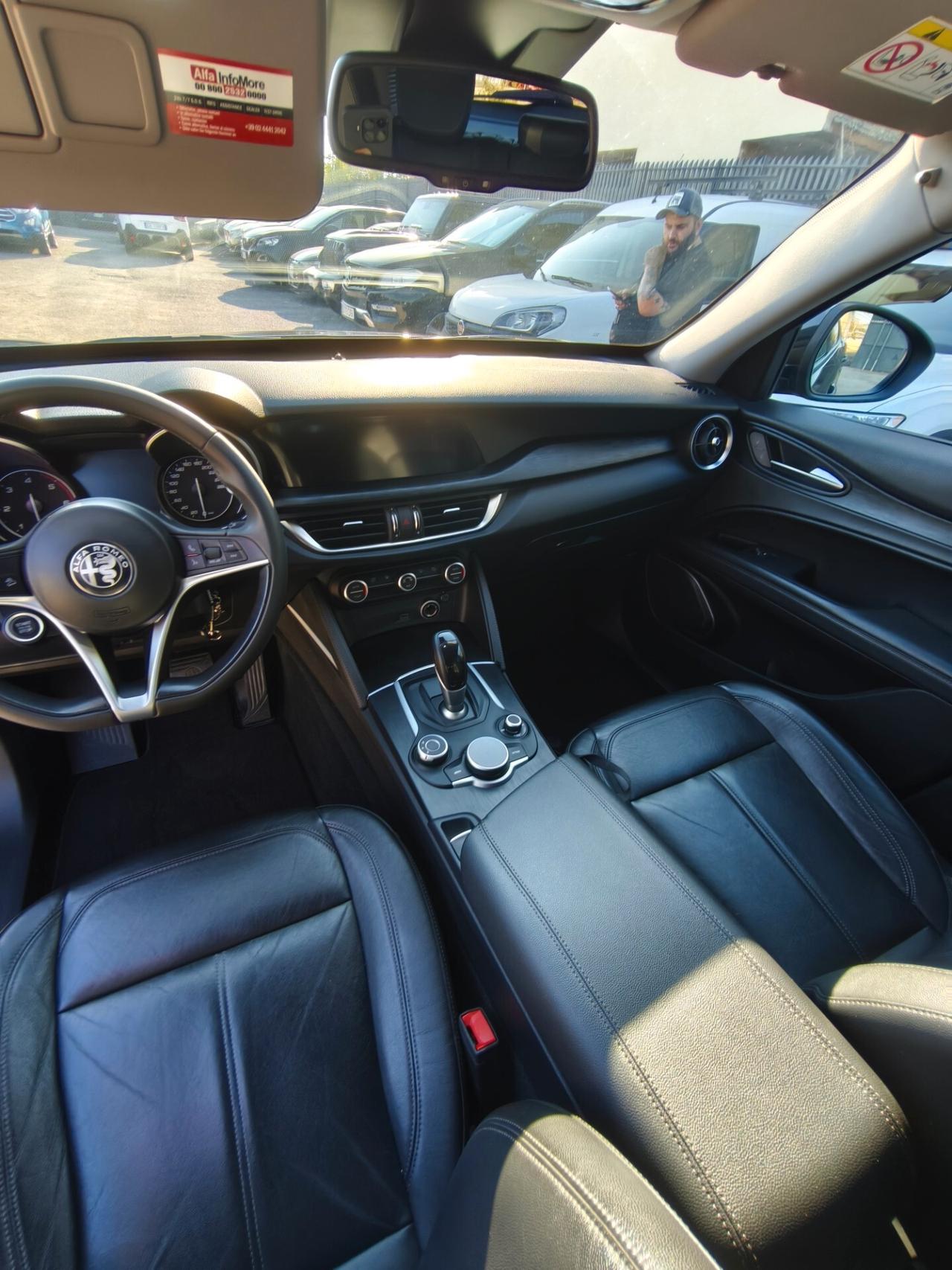 Alfa Romeo Stelvio 2.2 Turbodiesel 210 CV AT8 Q4 Super Total black