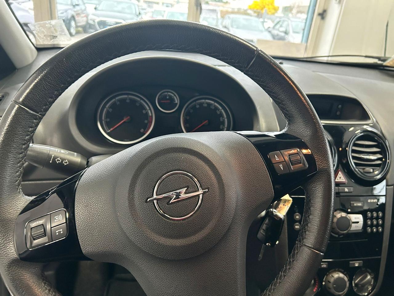 Opel Corsa 1.2b cambio automatico 2013