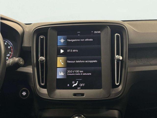 VOLVO XC40 T2 MOMENTUM CORE AUTOMATICA