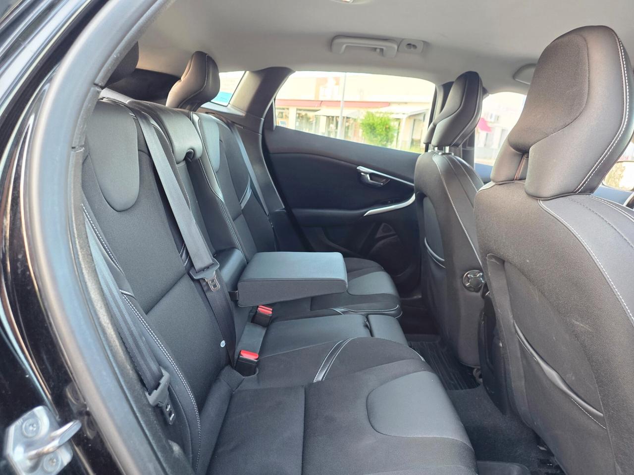 Volvo V40 D2 1.6 diesel 2013 SUMMUM