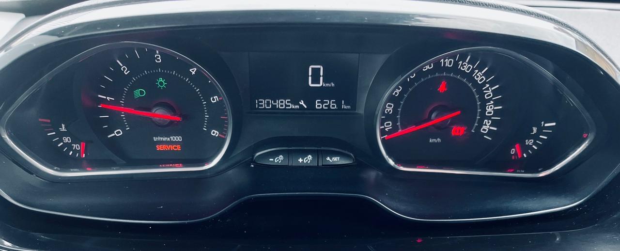 Peugeot 208 1.4 HDi 68 CV 5 porte Allure