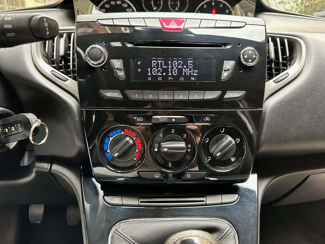 Lancia Ypsilon 1.2 * Km 40.450 - UNICOPROPRIETARIO - OK NEOPATENTATI *