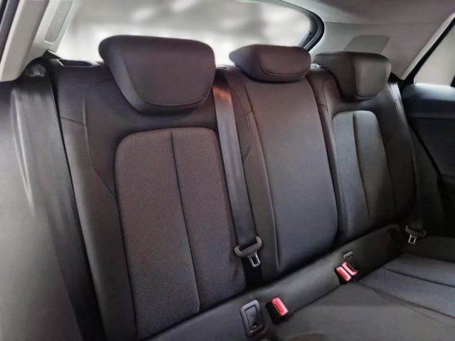 AUDI Q2 35 TFSI Business