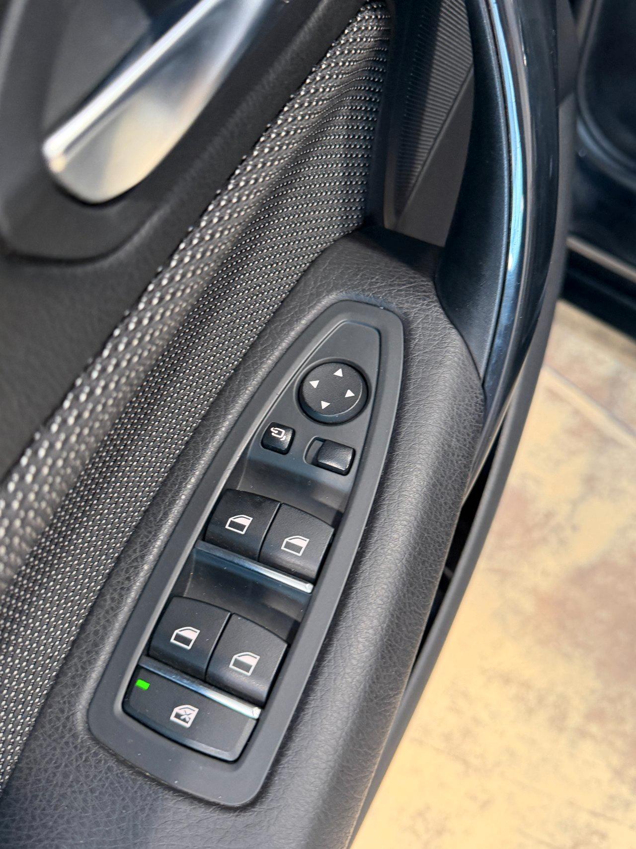 BMW 116 d Urban 5p auto - LED - 17" - Navi