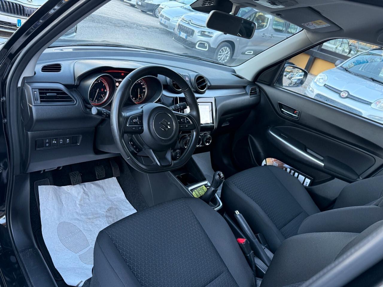 "UNA CHICCA" Suzuki Swift 1.2 Hybrid 4x4 AllGrip Top