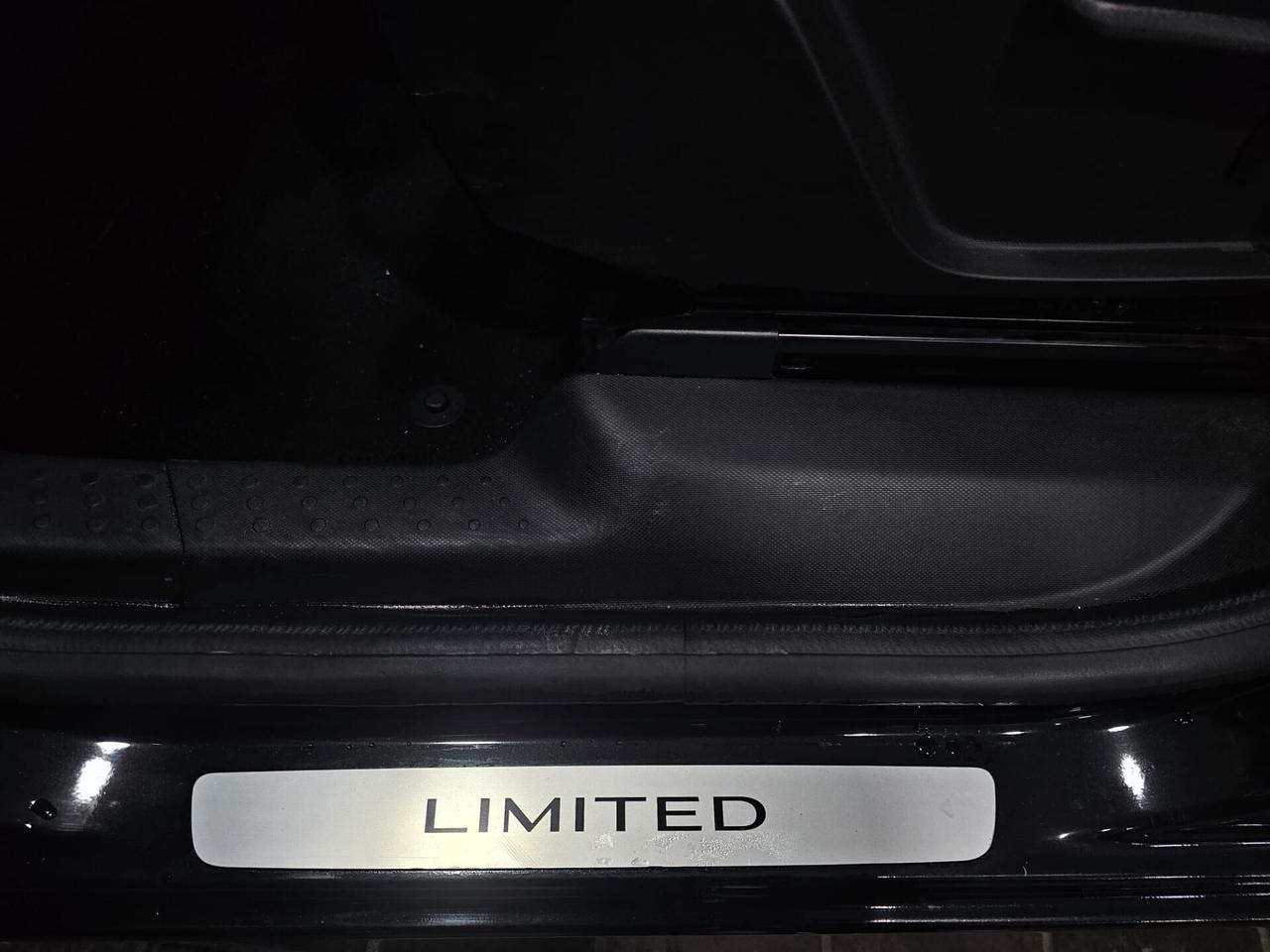 NUOVA RENAULT TWINGO INTENS TCe 0.9 BENZ 90CV TOTAL BLACK EDITION