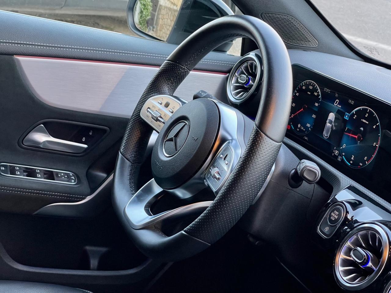 Mercedes-benz A 180 d AMG Premium - FULL
