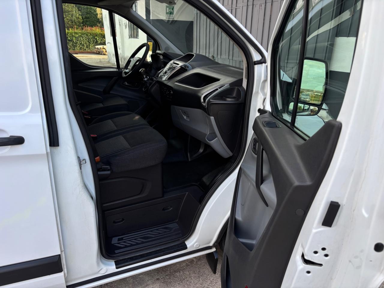Ford transit custom 2.2 TDCI. Garanzia 12 mesi