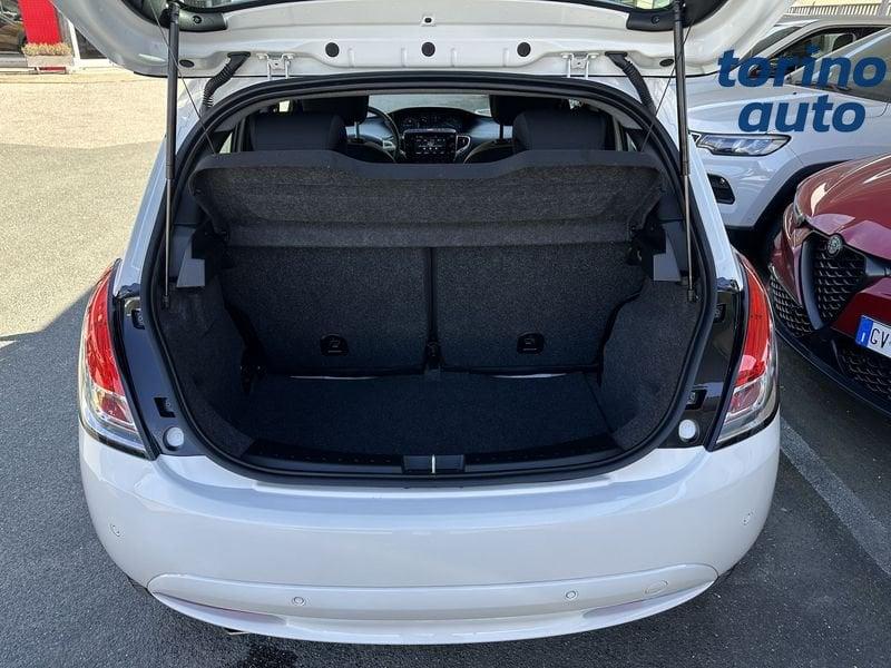 Lancia Ypsilon 1.0 FireFly 70cv Hybrid Alberta Ferretti