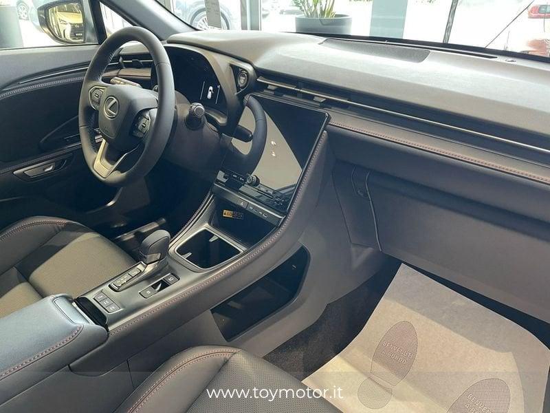 Lexus LBX Hybrid Emotion