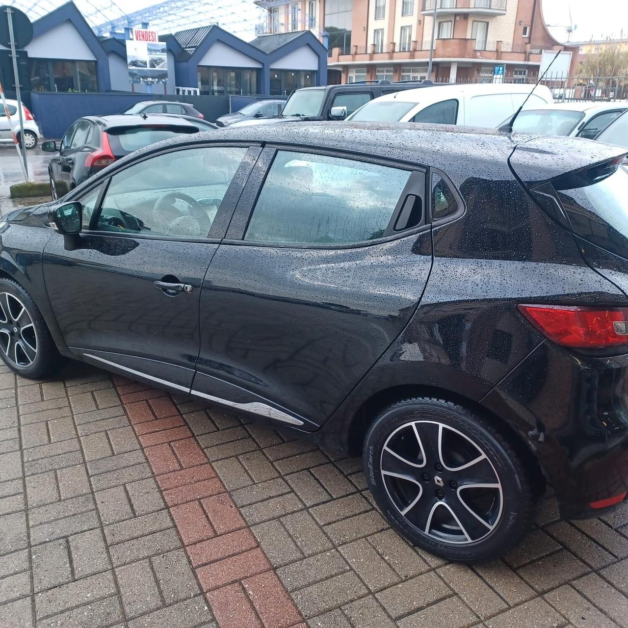 INDISTRUTTIBILE CLIO 1.5 EURO 6 PER NEOPATENTATI