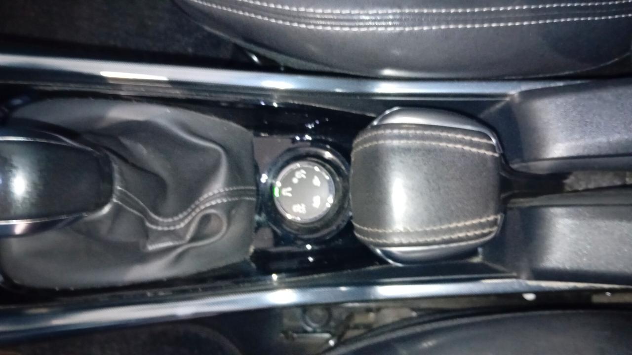 Peugeot 2008 1.6 VTi 120CV Allure