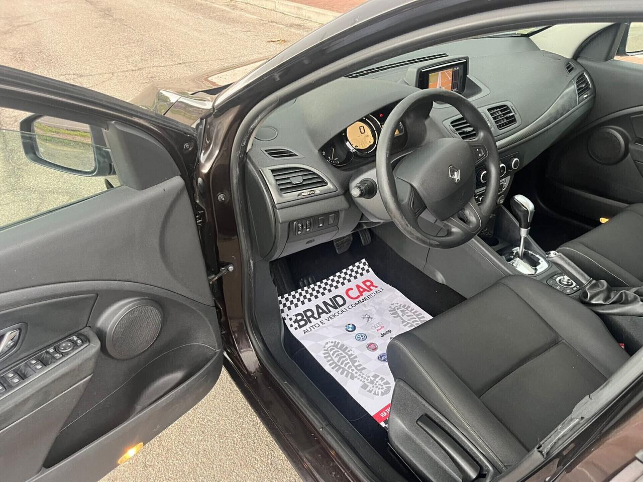 Renault Megane 1.5 dCi 110CV EDC SporTour 2012