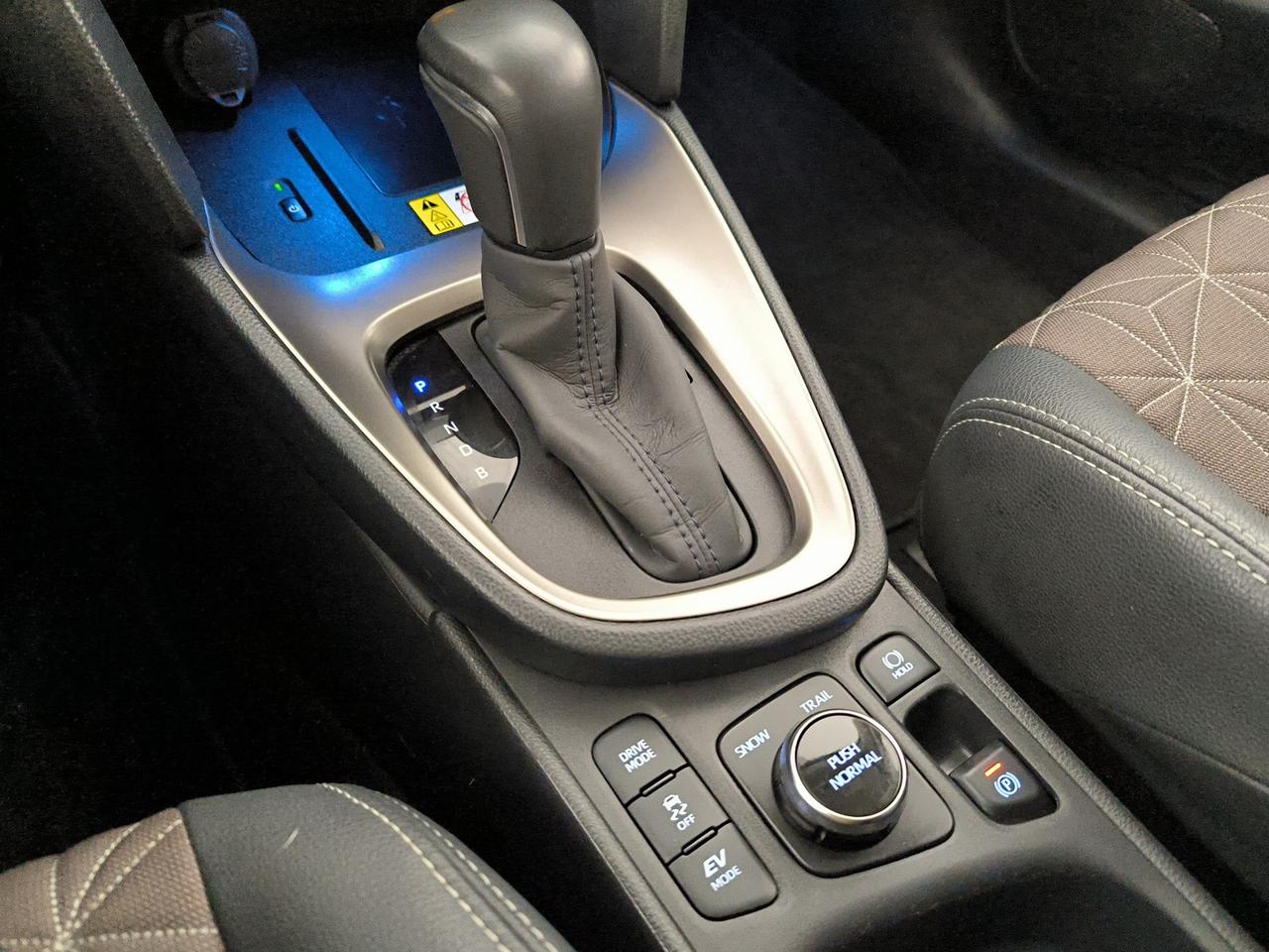 Toyota yaris cross 1.5h lounge awd-i 116cv e-cvt