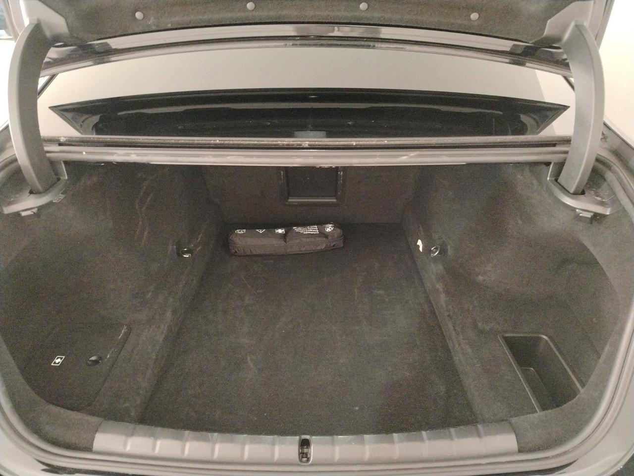 BMW Serie 7 740d xDrive mhev MSport