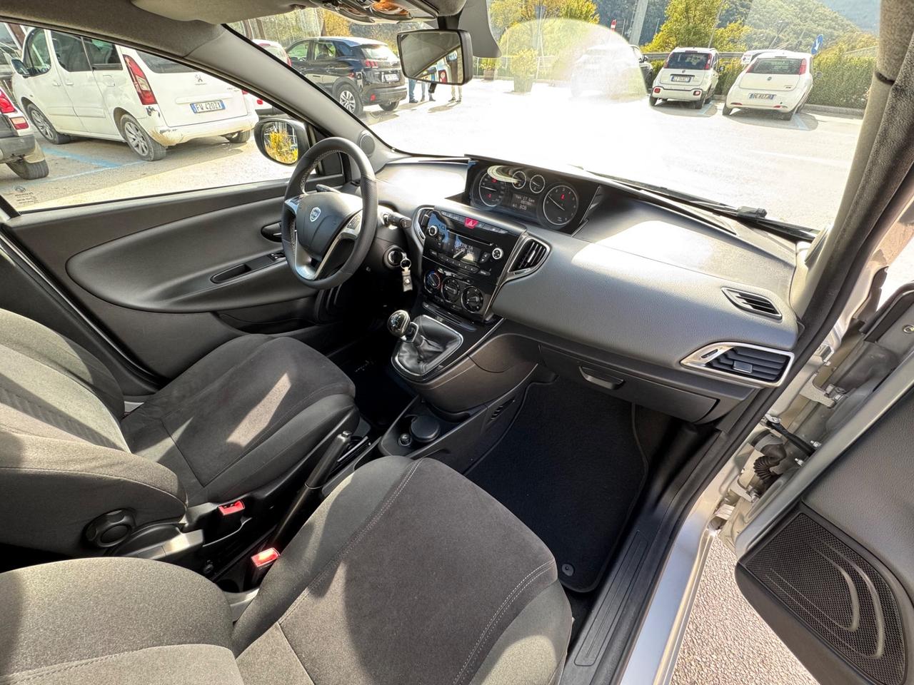 Lancia Ypsilon 1.2 69 CV 5 porte Gold