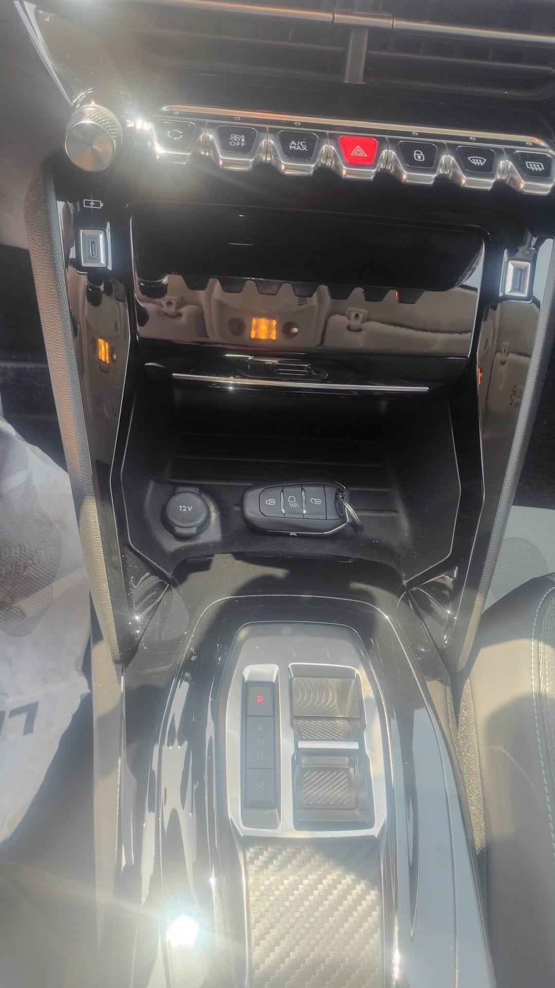 Peugeot 208 PureTech 130 Stop&Start EAT8 5 porte GT-line