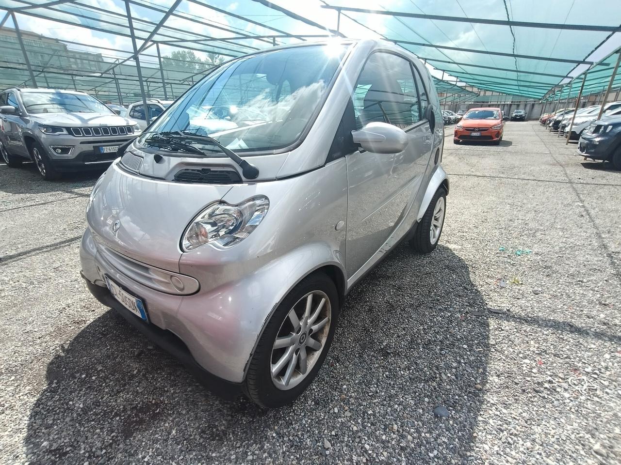 Smart 700 city-coupé pure (45 kW)