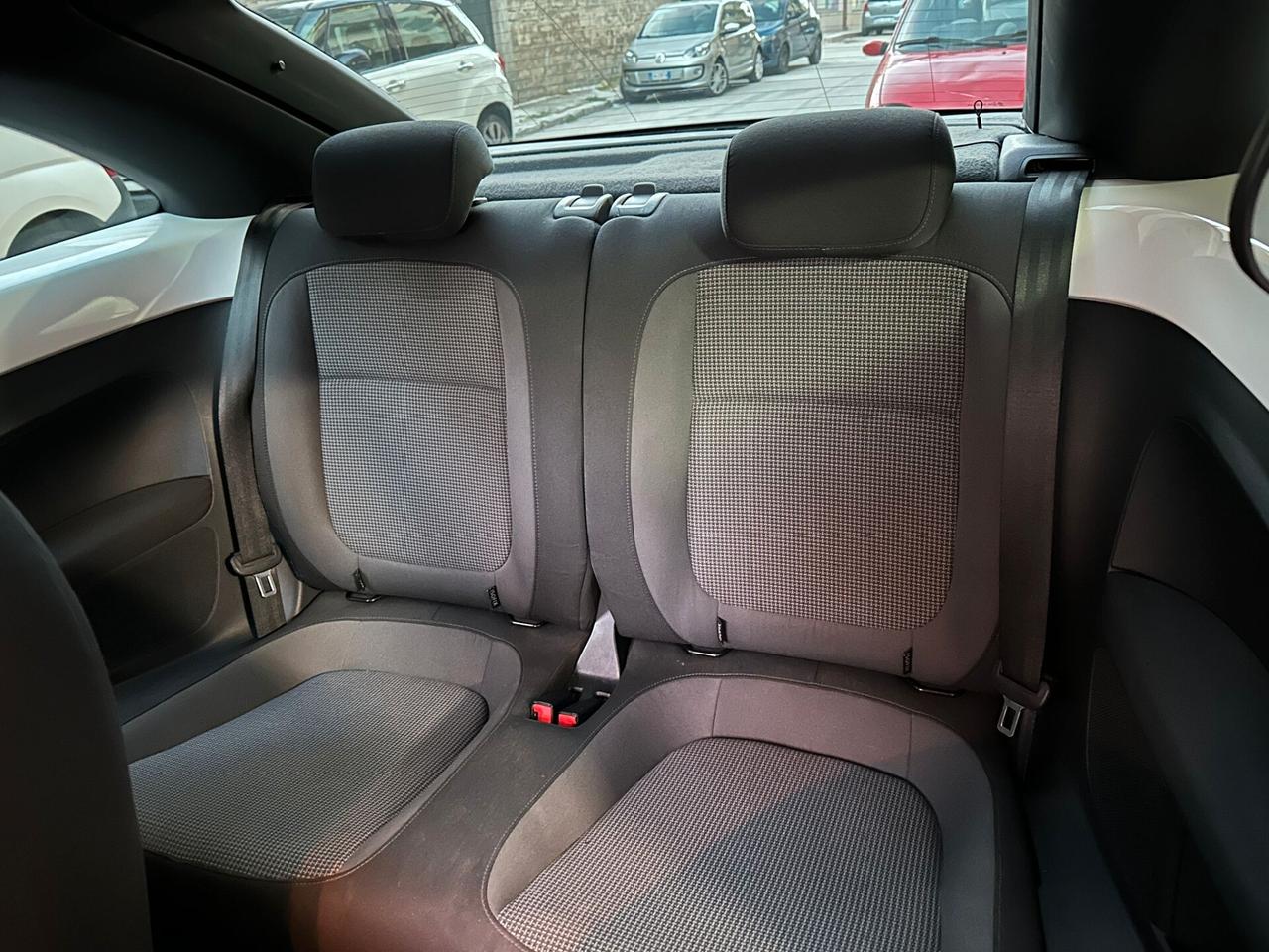 Volkswagen Maggiolino 1.6 TDI Design