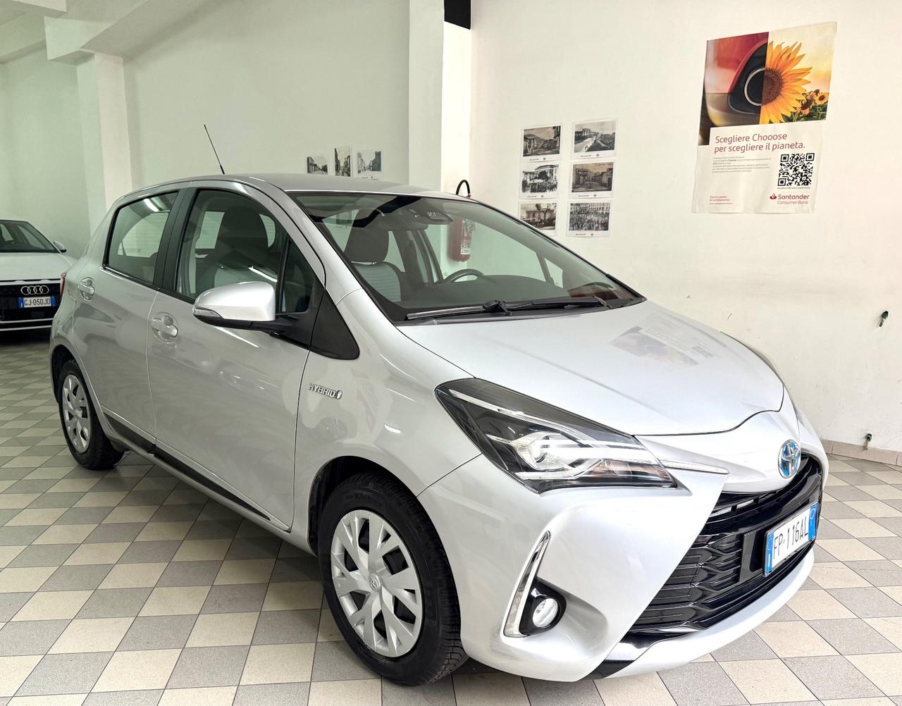 Toyota Yaris 1.5 Hybrid 5 porte Cool