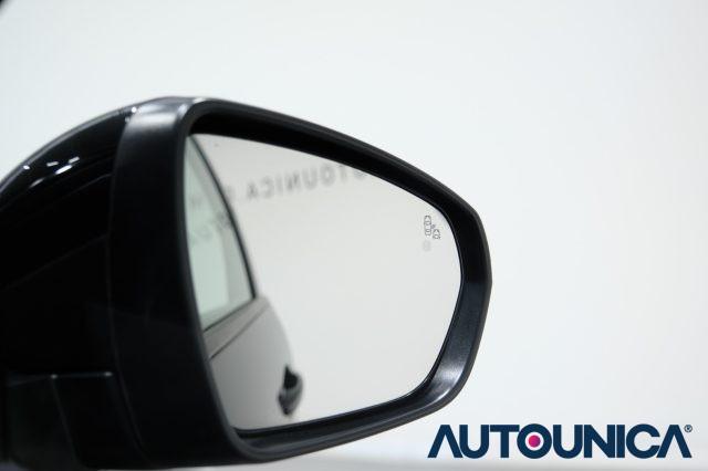 PEUGEOT 3008 HYBRID4 300 E-EAT8 ALLURE PACK