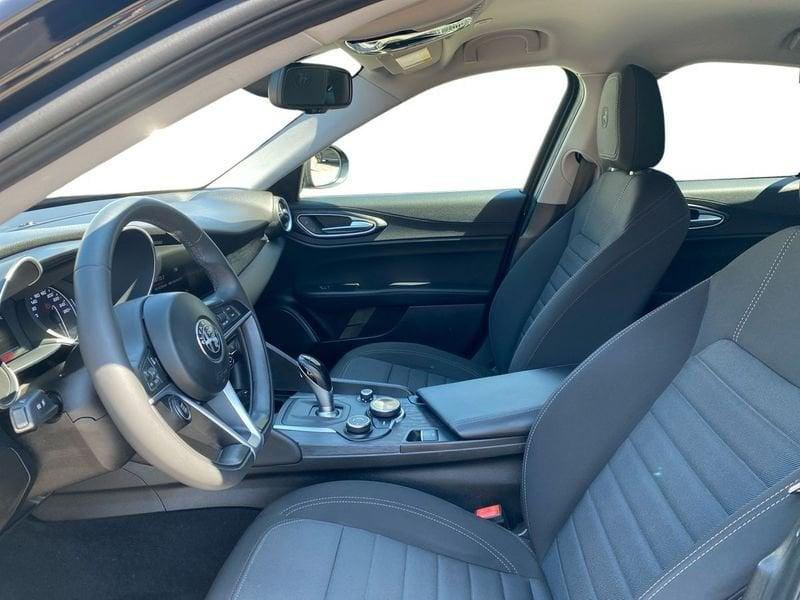 Alfa Romeo Giulia 2.2 t Sport Tech 160cv auto