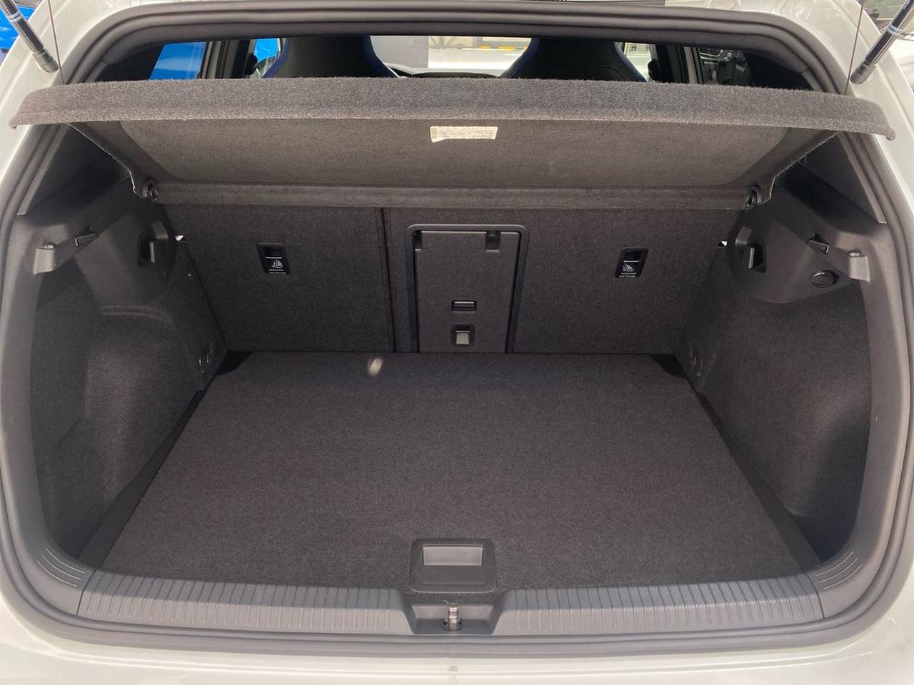 VOLKSWAGEN Golf VIII 2020 - Golf 2.0 tsi R 4motion 320cv dsg