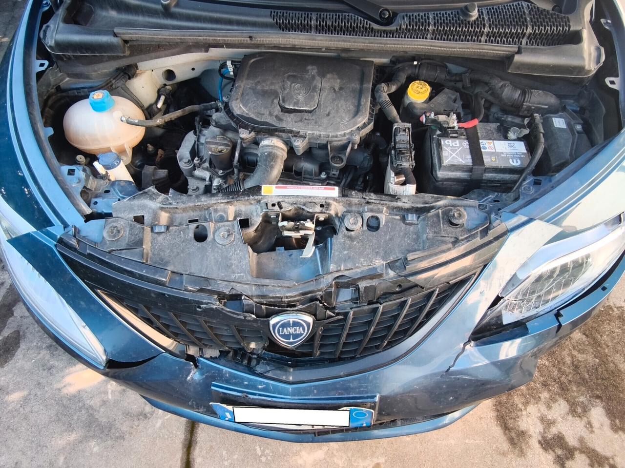 Lancia Ypsilon 1.0 Hybrid INCIDENTATA