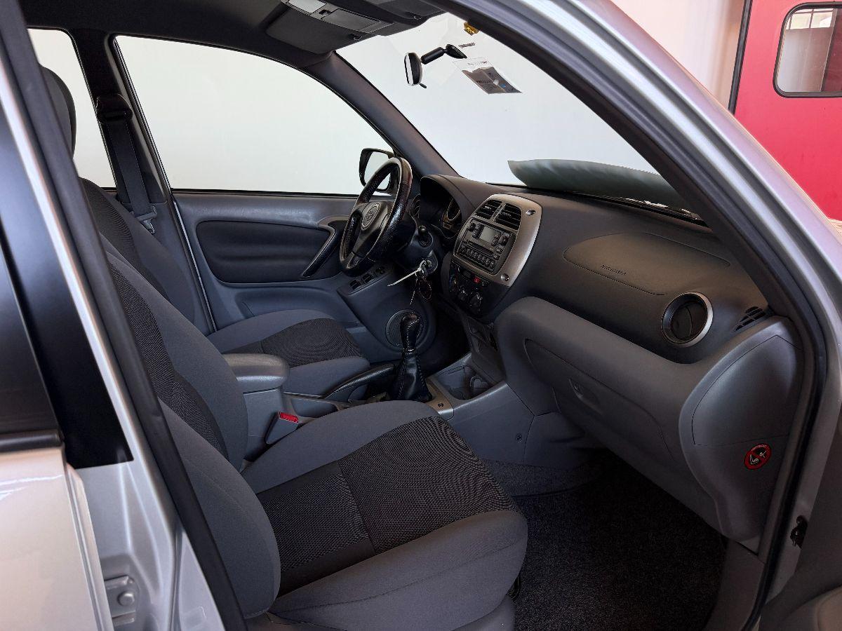 TOYOTA - RAV4 - 2.0 Tdi D-4D 5 porte Sol