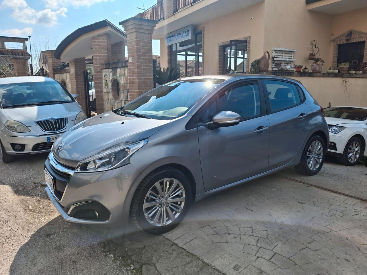 Peugeot 208 PureTech 82 5 porte Active Neopatentati