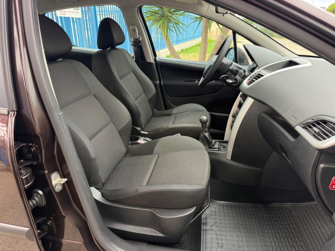 Peugeot 207 1.6 diesel 90 cv 2011 102.000 km