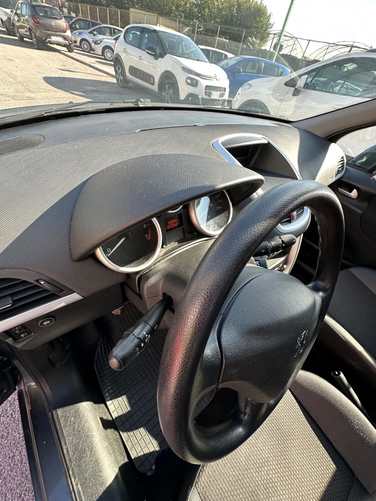 Peugeot 207 Plus 1.4 8V 75CV 5p. ECO GPL