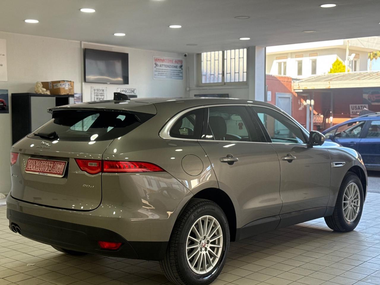 Jaguar F-Pace 2020 180 cv portfolio