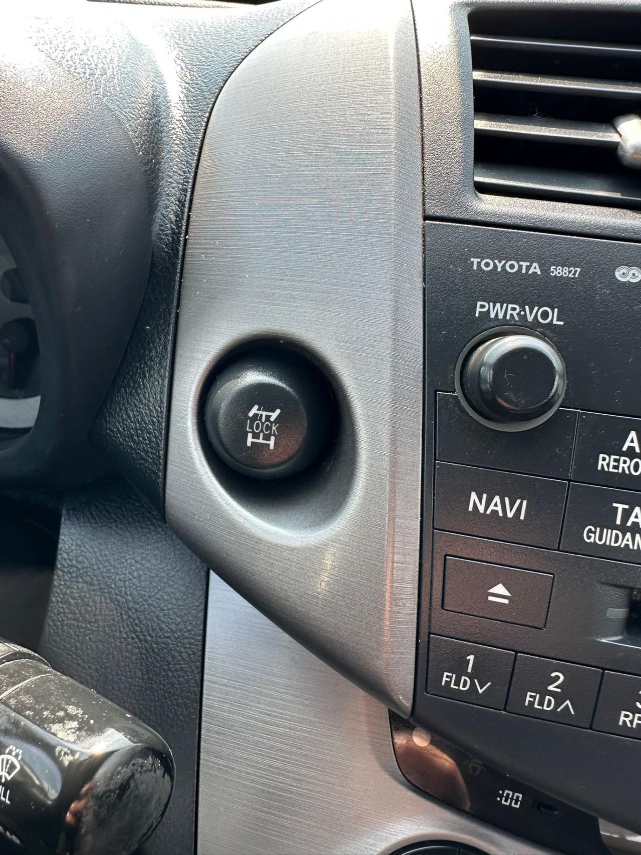 Toyota Rav 4 5 posti autocarro