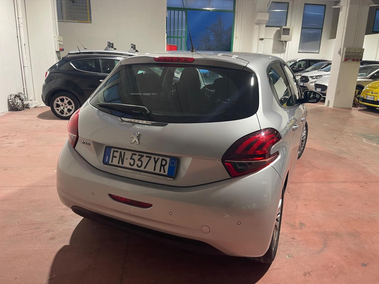 Peugeot 208 PureTech 82 5 porte Allure SI NEOPATENTATI