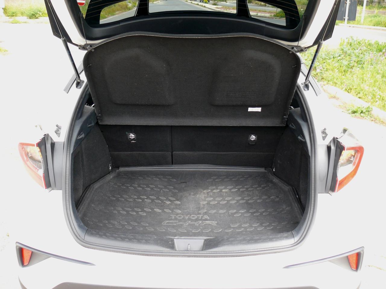 Toyota C-HR 1.8 Hybrid E-CVT Style (M1310)