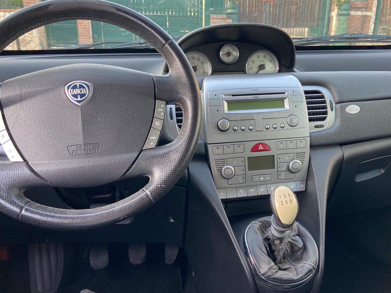 Lancia Ypsilon 1.4 Argento Ecochic B/GPL