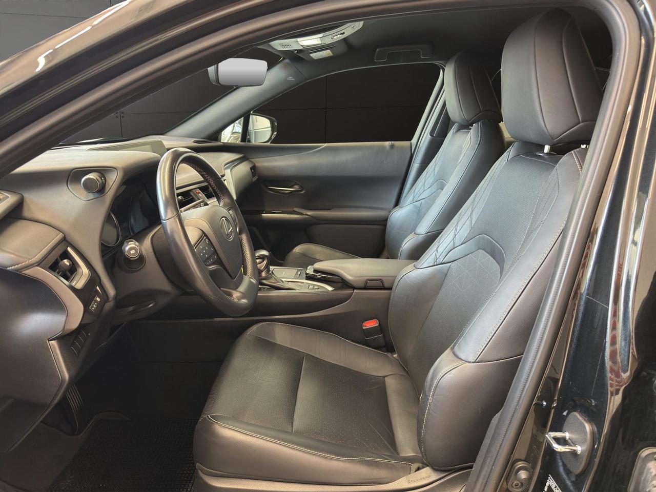 Lexus UX 250h 2.0 Premium 2wd cvt
