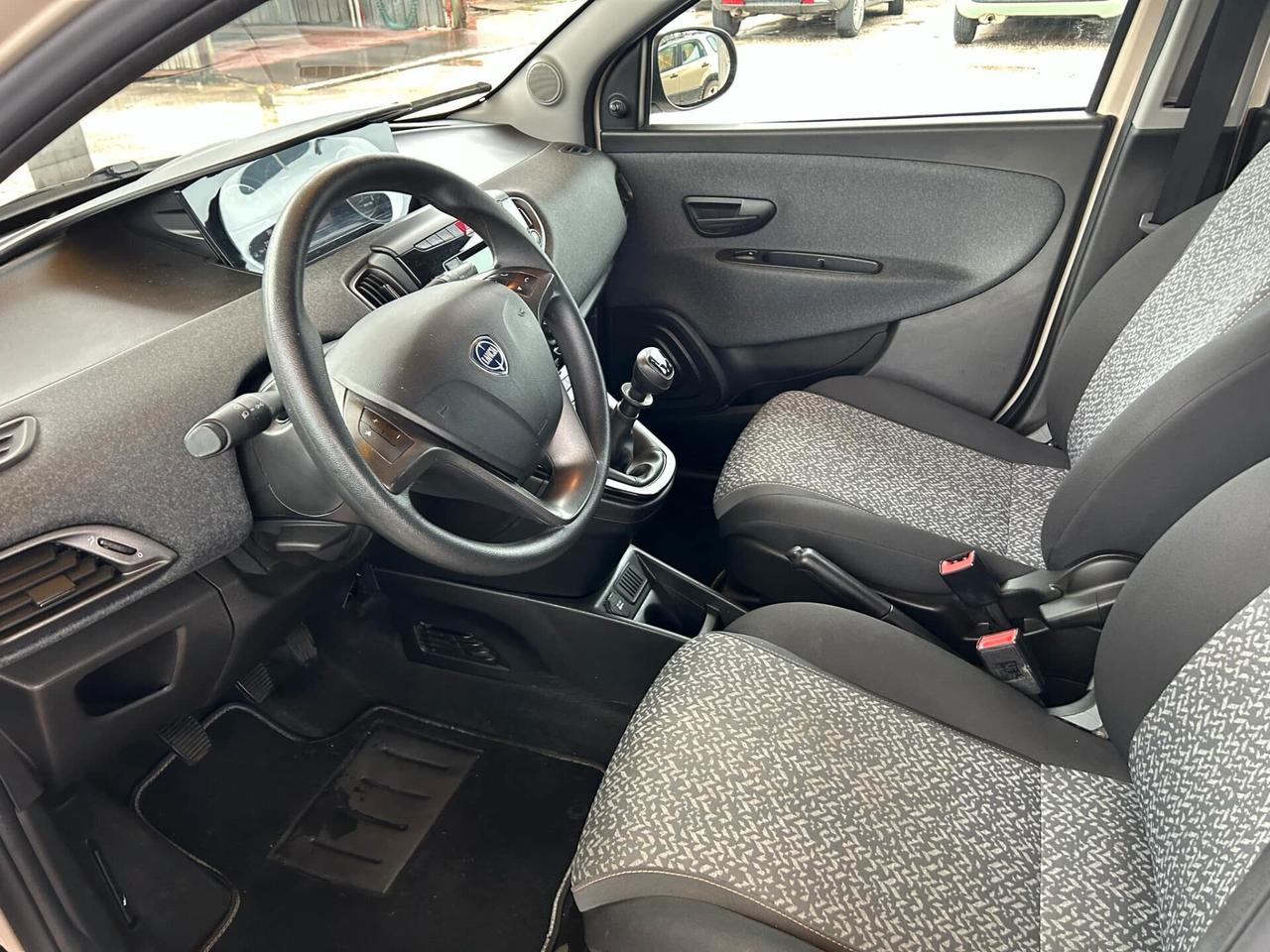 Lancia Ypsilon 1.2 69 CV 5 porte GPL Ecochic Monogram