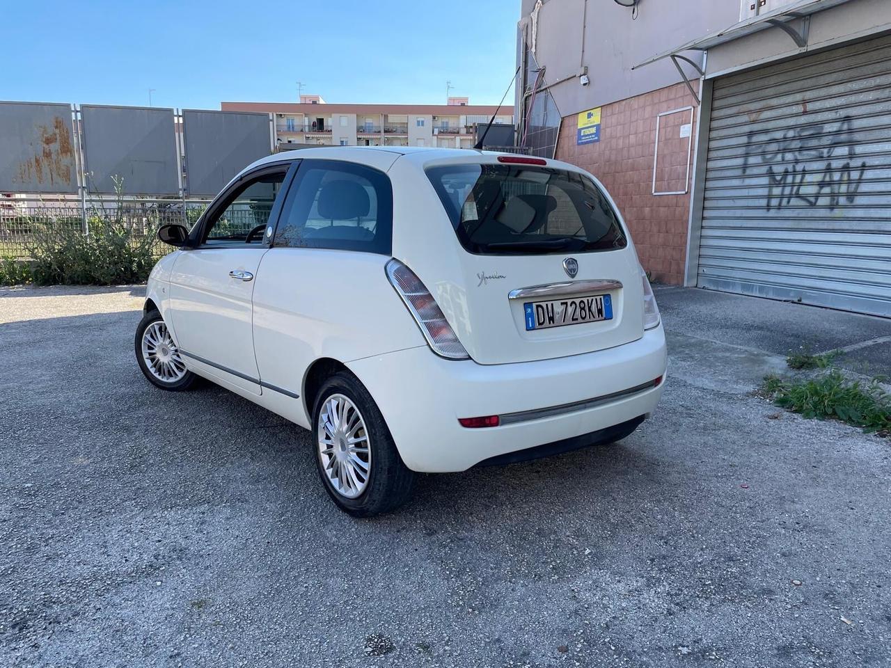 Lancia Ypsilon 1.4 Argento Ecochic GPL