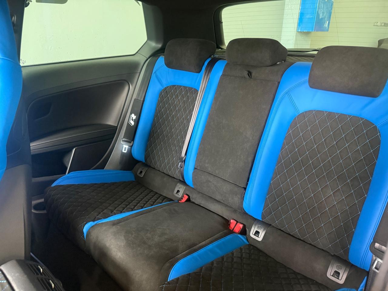 Volkswagen Golf GTI 7R da VETRINA