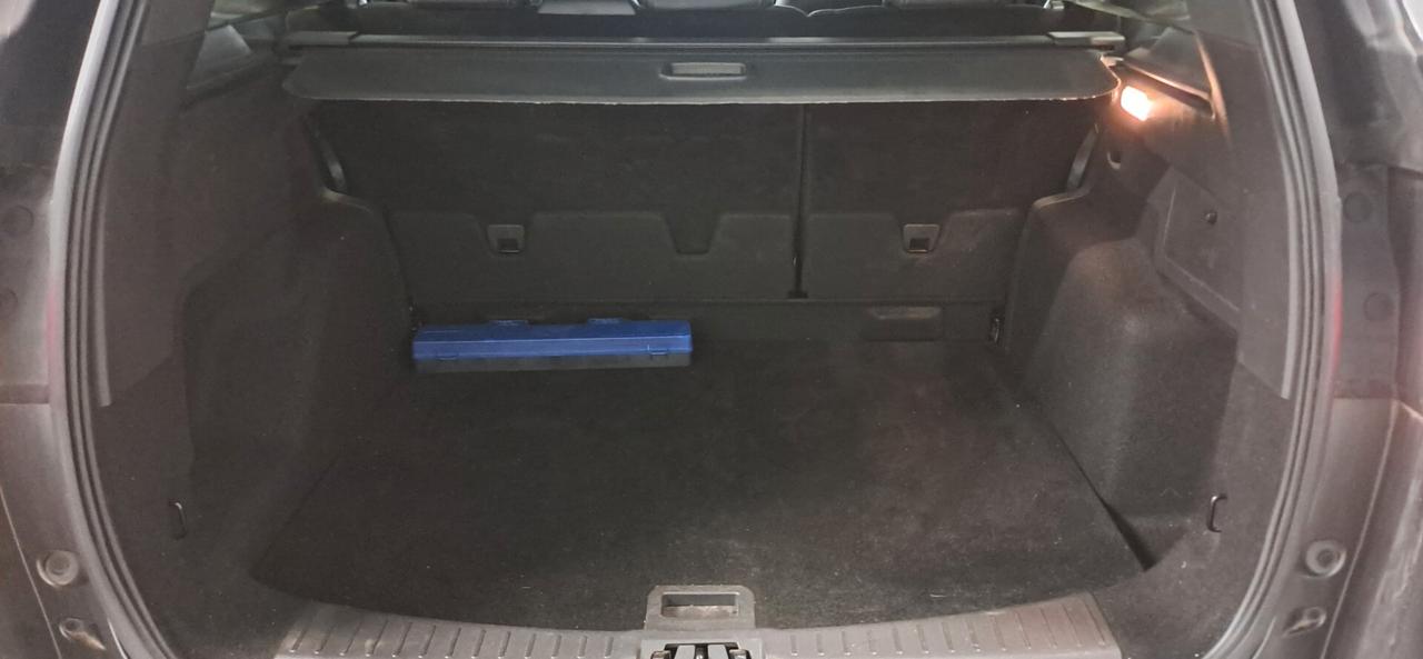 Ford Kuga 1.5 TDCI 120 CV 2WD ST-Line