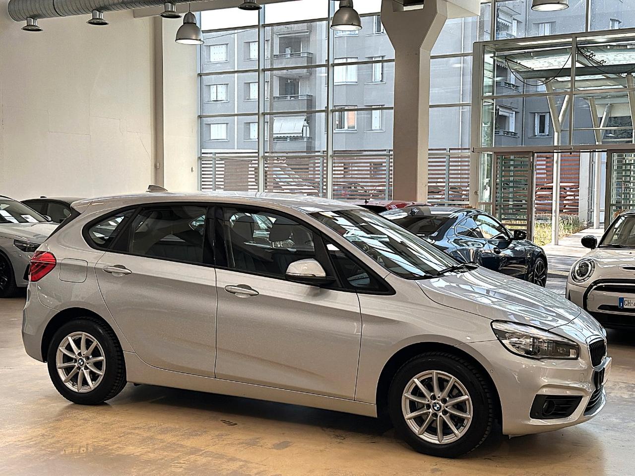 BMW 216 d Active Tourer Advantage - LED - Navi - Sedili Risc