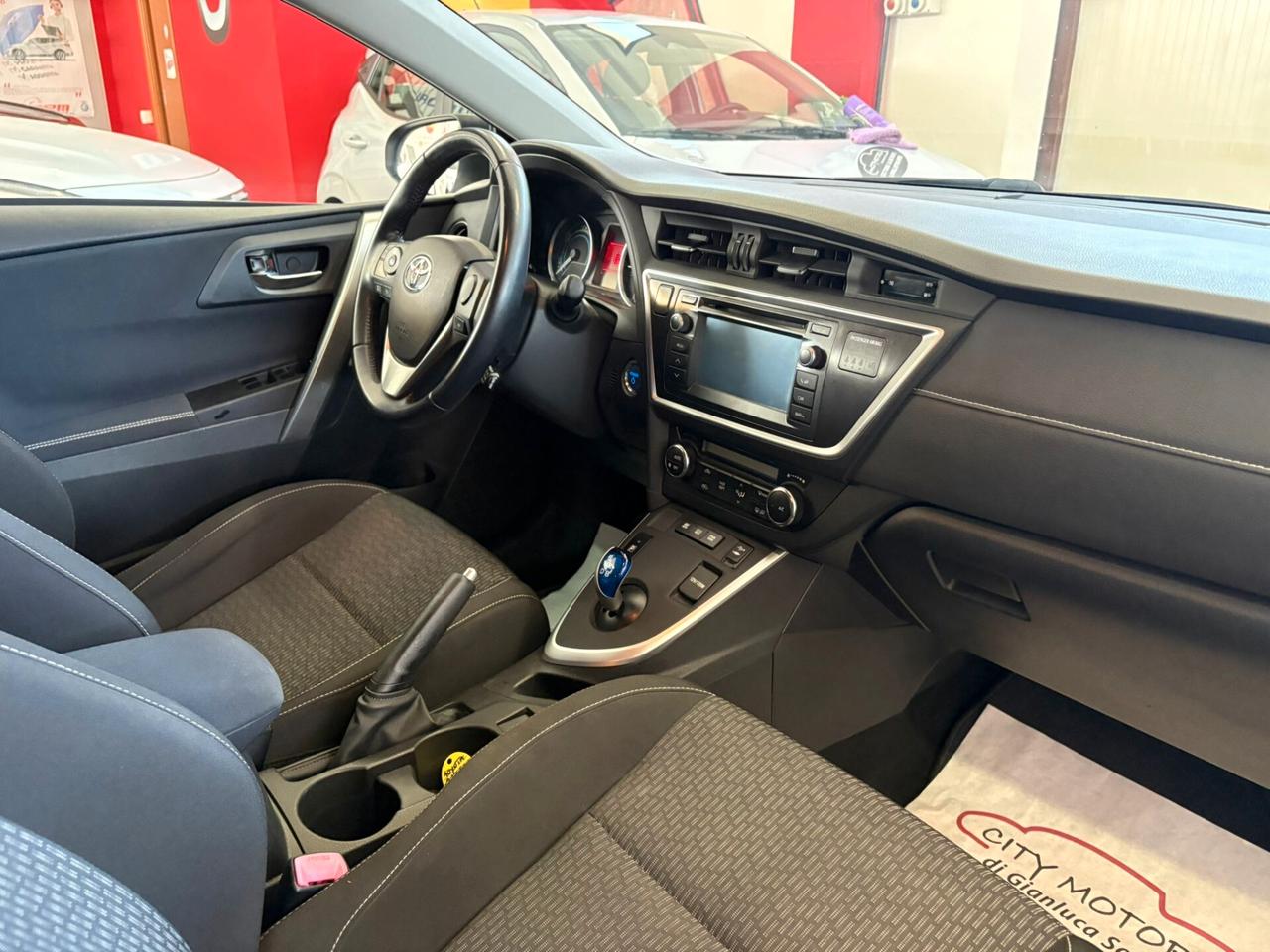 Toyota Auris Touring Sports 1.8 Hybrid Lounge