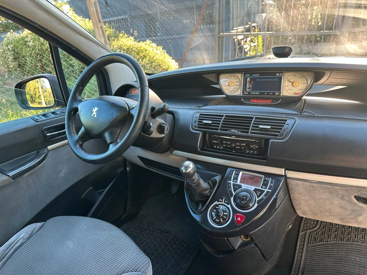 Peugeot 807 2.0 HDi 136CV ST
