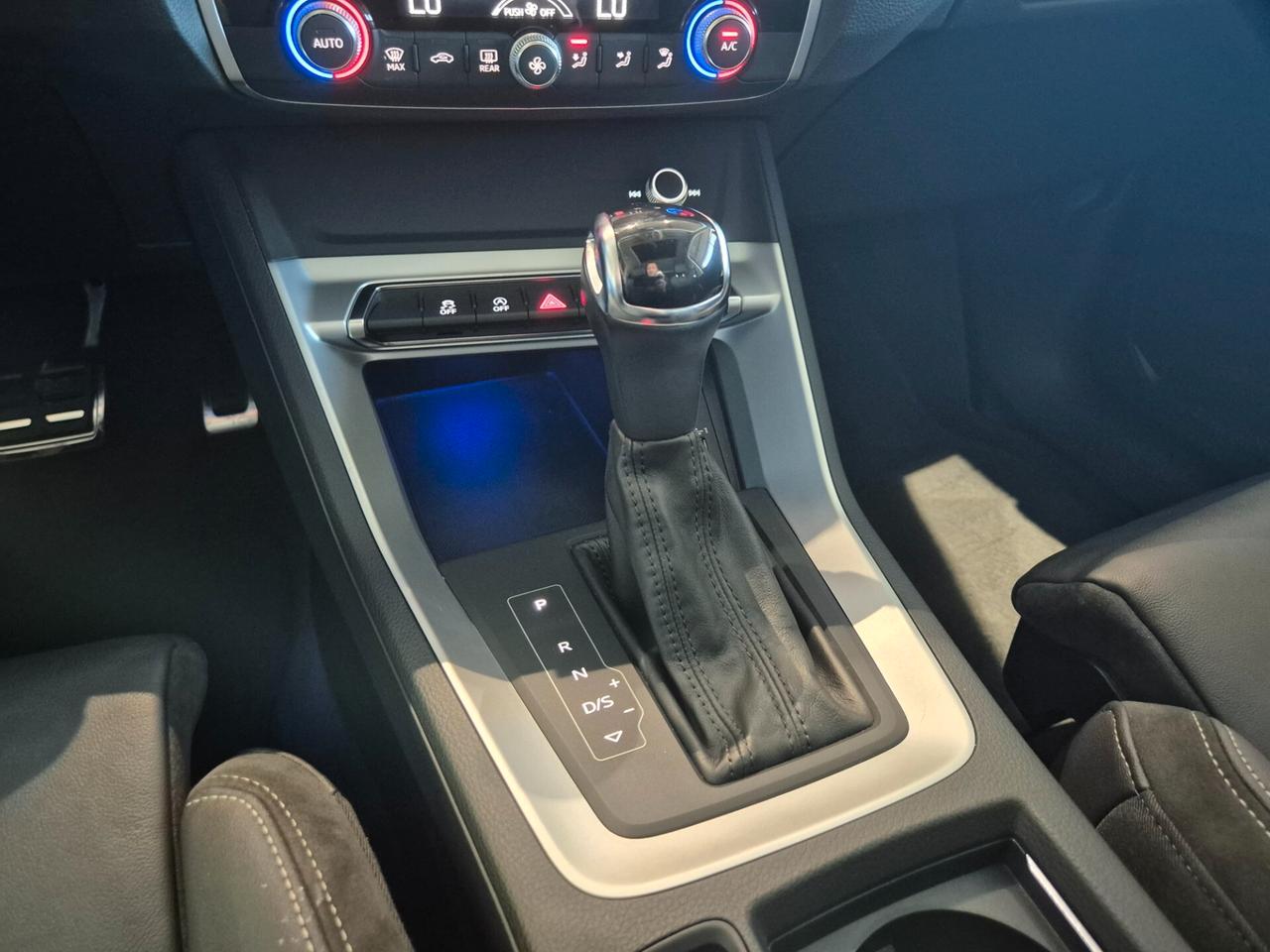 Audi Q3 35 TDI S tronic Sline edition IDENTITY BLACK